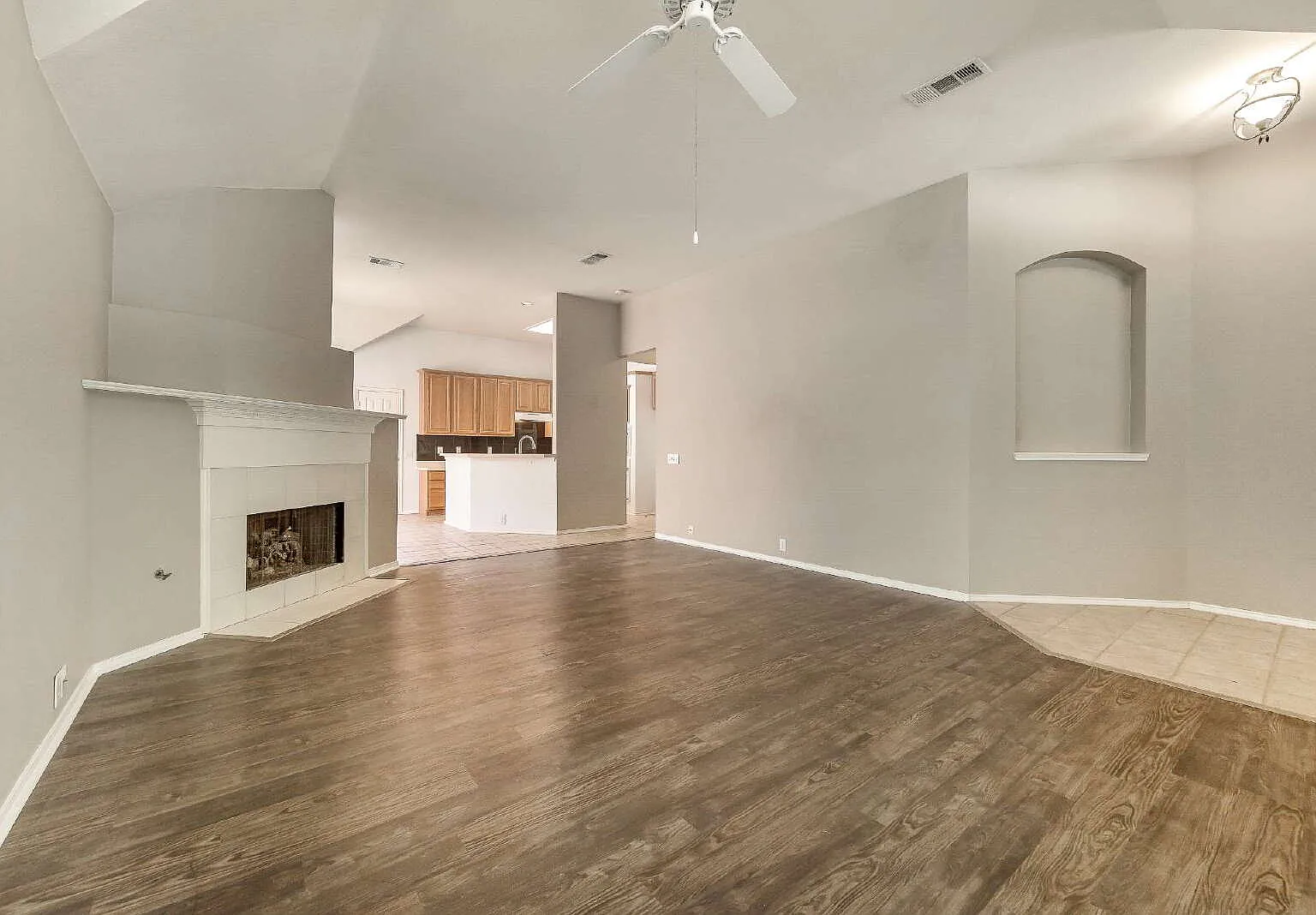 3 bed, 2.0 bath, 1702 sqft, $2,150 — Photo 4