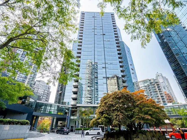 1050 Burrard St #1907, Vancouver, BC V6Z 2S3