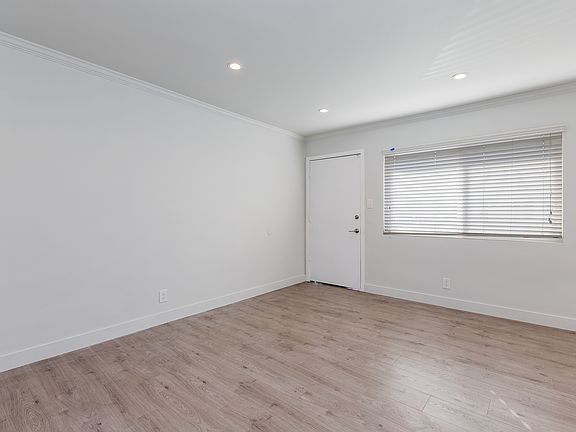 5th image of 2895 W 11th St APT 5