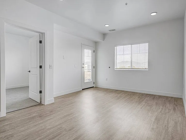 The Opal Apartments — Photo 31