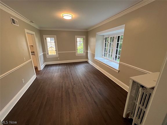 3rd image of 453 Dorchester Rd