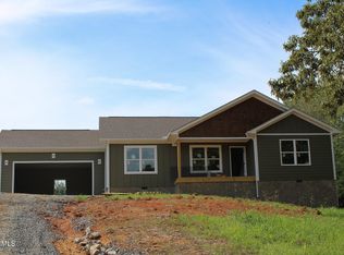 327 Thomas Loop Rd, Sevierville, TN 37876