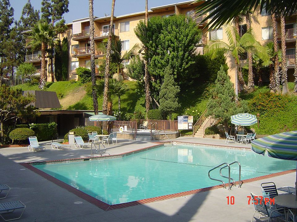 1st image of 1517 E Garfield Ave APT 64