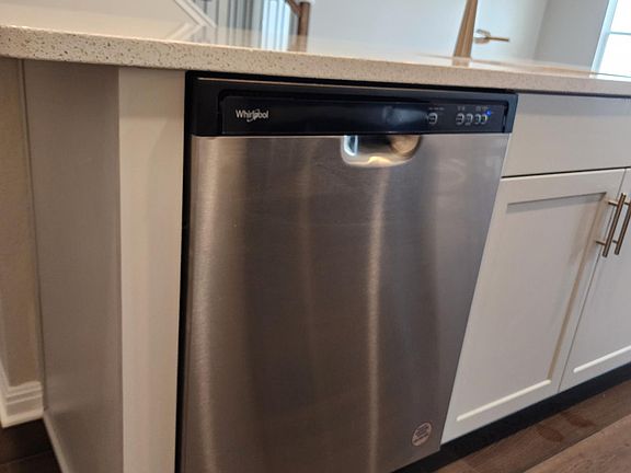5th image of 120 Greenspire Ln
