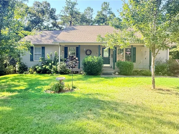 122 W Barkdale Dr, Salem, SC 29676
