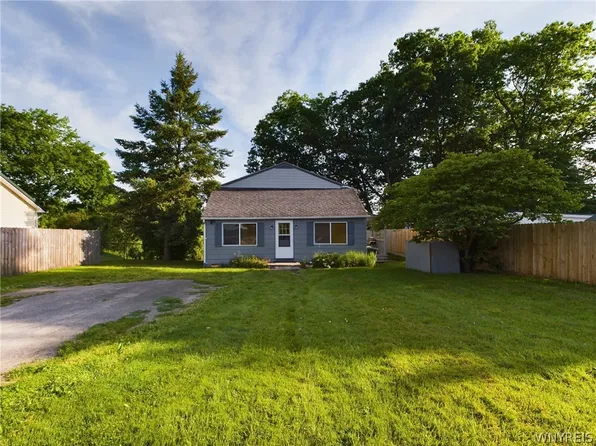 13961 Park Ave, Waterport, NY 14571