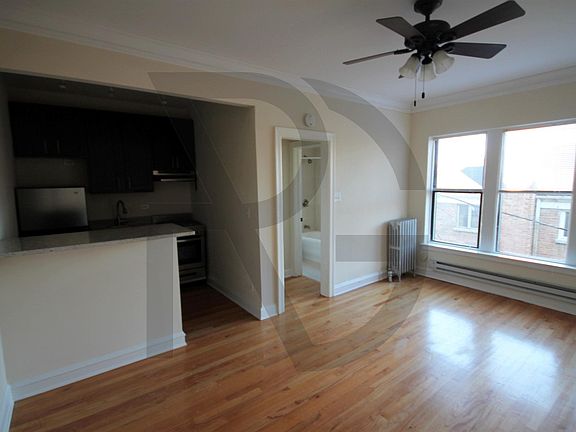 3rd image of 4614 N Paulina St #U207