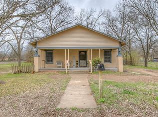 210 S Oran Ave, Cleburne, TX 76031