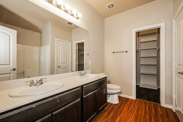 930 Haley Dr — Photo 11