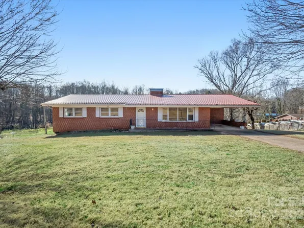 700 Justice Ridge Rd, Candler, NC 28715