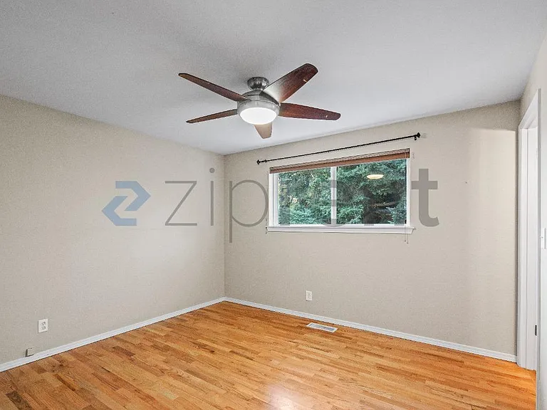 1913 162nd Ave NE — Photo 12