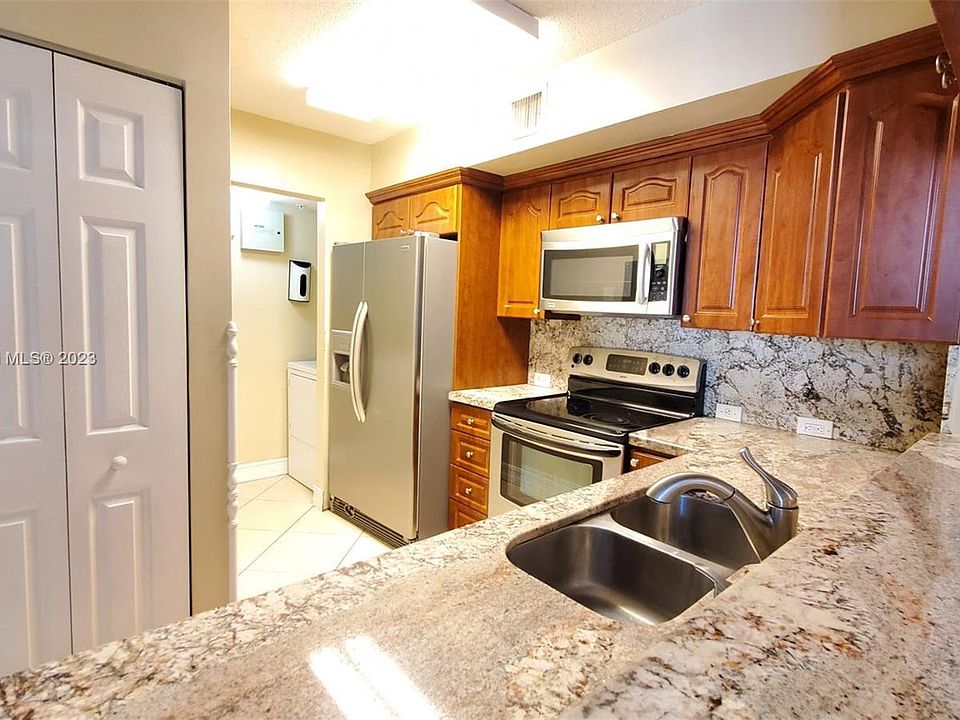 1st image of 577 SW 111th Ln #205