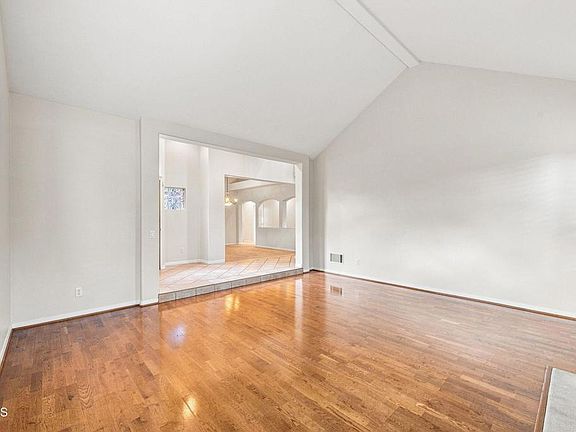 5th image of 6382 Armitos Dr