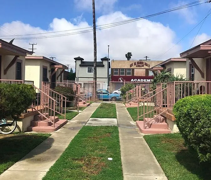 5314 1/2 S Denker Ave — Photo 8