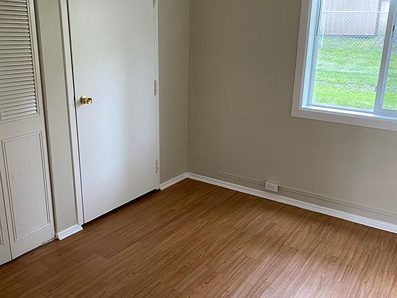 2nd image of 1103 Evans Ave APT 5A