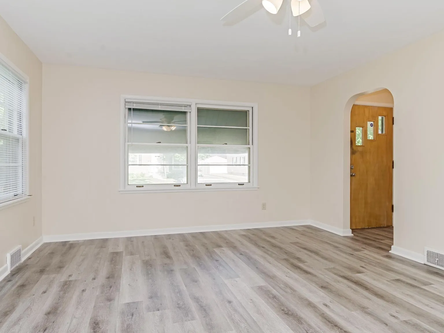 3 bed, 2316 sqft, $2,000 — Photo 4