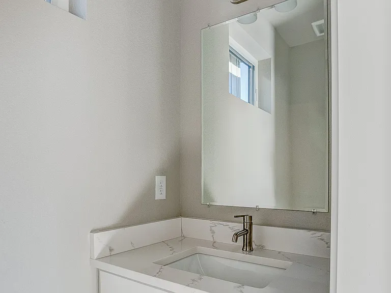 817 Cherokee Dr — Photo 9