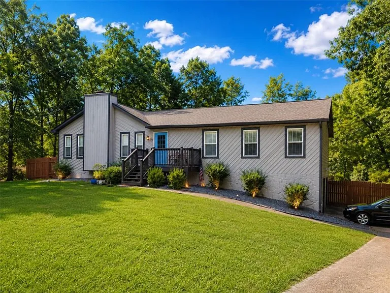 1522 Dupree Rd — Photo 1