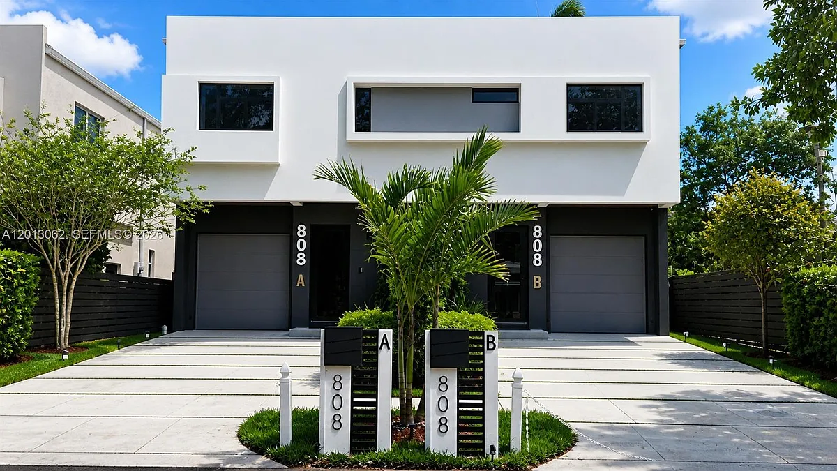 Building Photo - 808 SW 9th St #B
