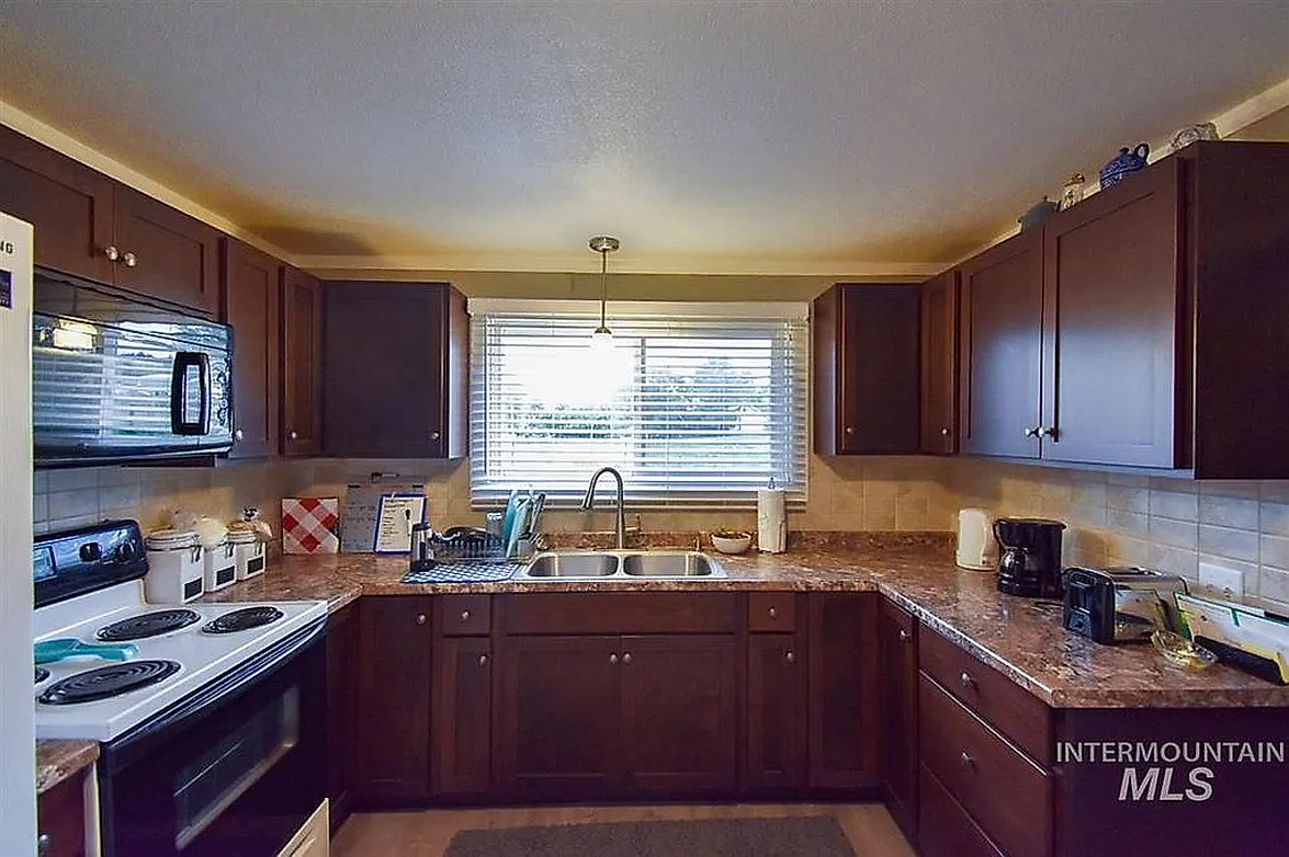 2 bed, 1000 sqft, $2,150 — Photo 3