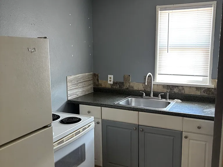 1375 S Broadway St #2 — Photo 3