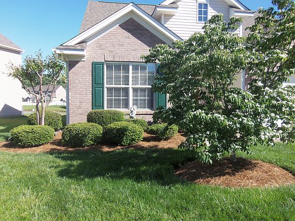 beautiful "curb appeal"