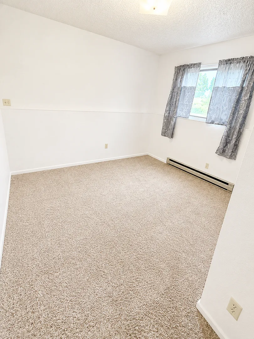 1537 Westchester Square E. — Photo 3
