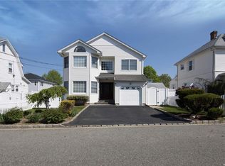 36 Whitney Ave, Syosset, NY 11791