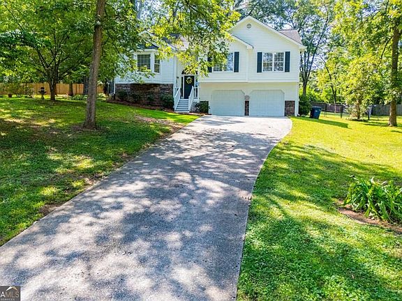 2nd image of 203 Comly Rich Dr
