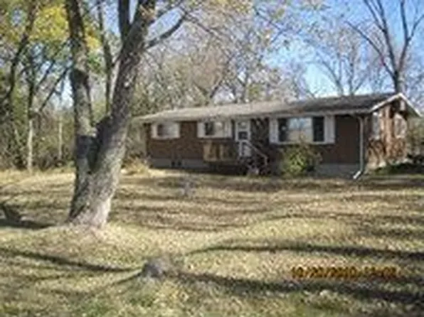 2202 12th St NW, Waverly, IA 50677