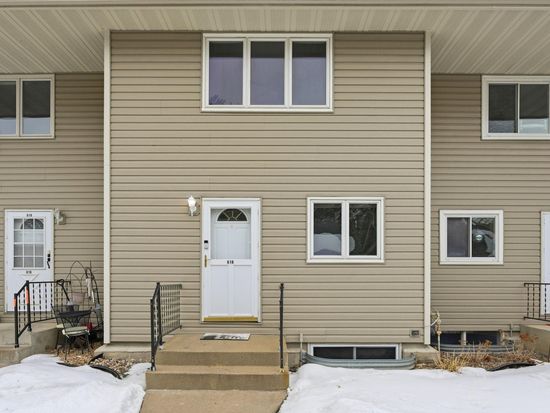 618 Oak Park Ln, Hopkins, MN 55343