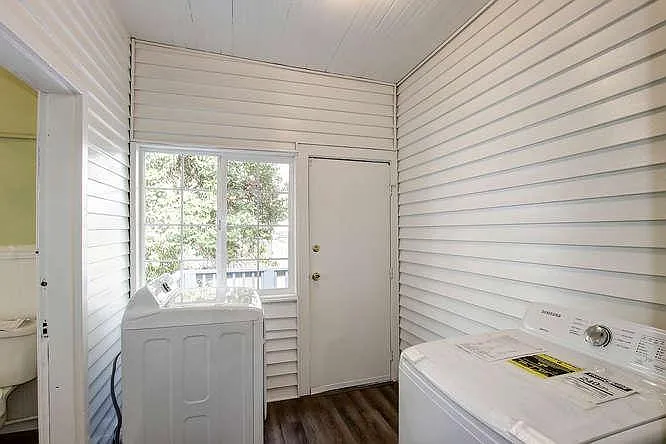 1821 Capitol Ave — Photo 18