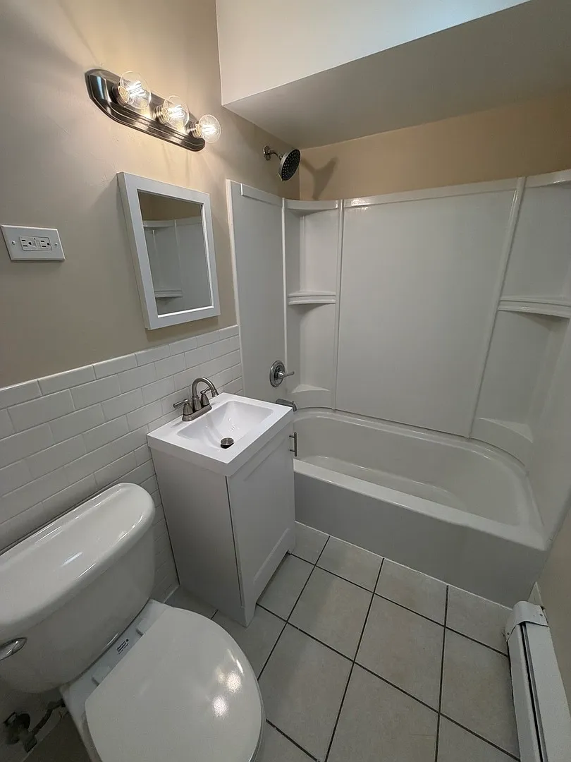 2 bed, 850 sqft, $1,750 — Photo 3