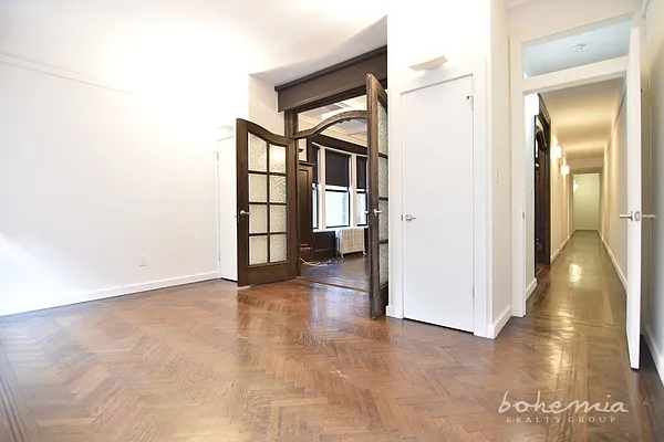 Rented by Bohemia Realty Group | media 27