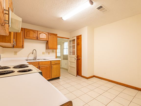 5th image of 644 Craft Rd #B