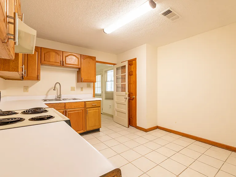 644 Craft Rd #B — Photo 5