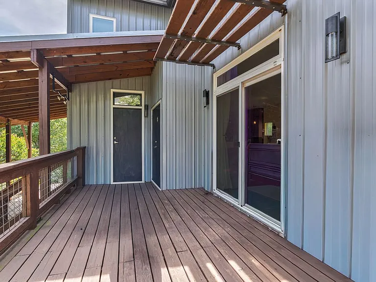 241 Pearl St — Photo 19