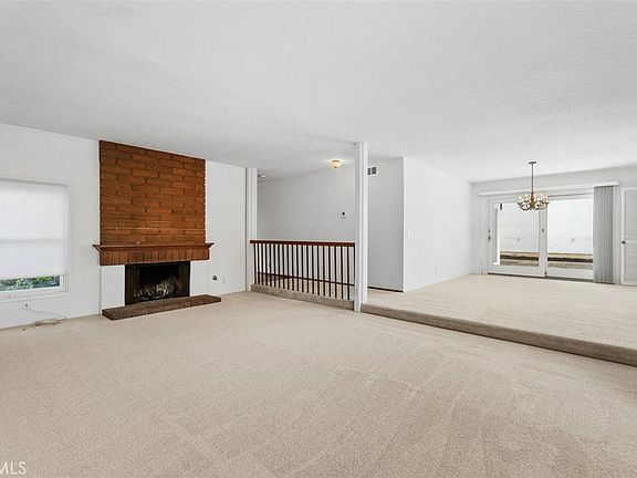 3rd image of 19361 Sierra Perla Rd