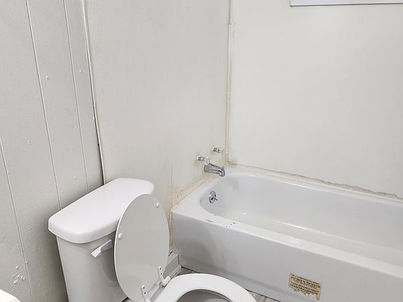 5th image of 1103 Crawford St