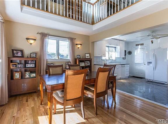 4th image of 31 Wantagh Ave