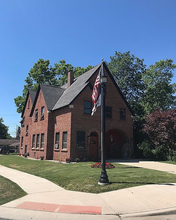 1st image of 2331 Lincolnway E