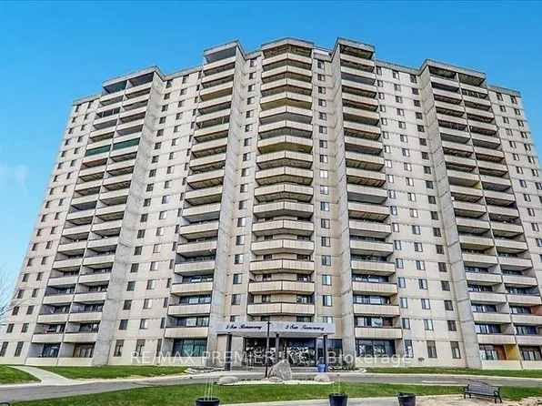 5 San Romano Way #705, Toronto, ON M3N 2Y4
