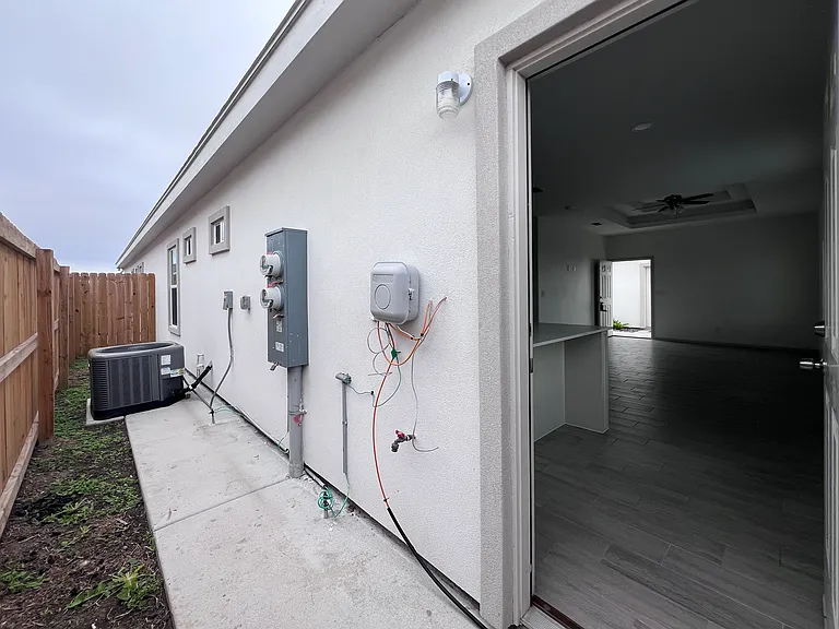 1304 Shavano Dr — Photo 12