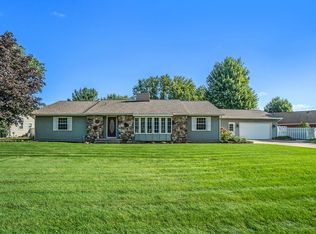 10859 Rajah Dr, Zeeland, MI 49464