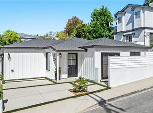 1561 2nd St, Manhattan Beach, CA 90266