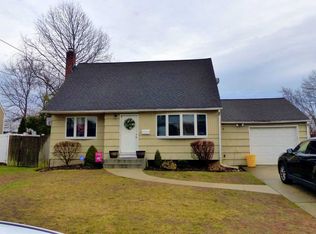 29 Eastgate Rd, Massapequa Park, NY 11762