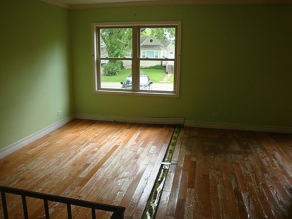 3rd image of 1310 N Park Dr