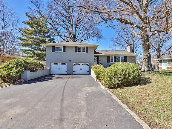 2nd image of 8165 Lancewood Ct