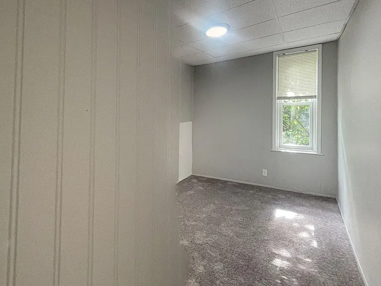 6152 Glenmore Ave — Photo 4