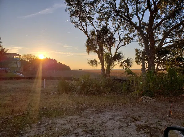 12 W Mariners Cay Dr, Folly Beach, SC 29412